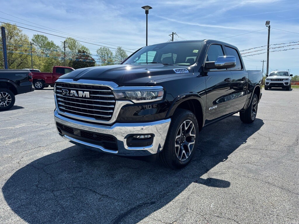 2025 Ram 1500 Laramie photo 3