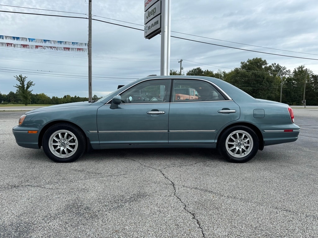 Used 2002 Hyundai XG350 L with VIN KMHFU45EX2A186889 for sale in North Vernon, IN