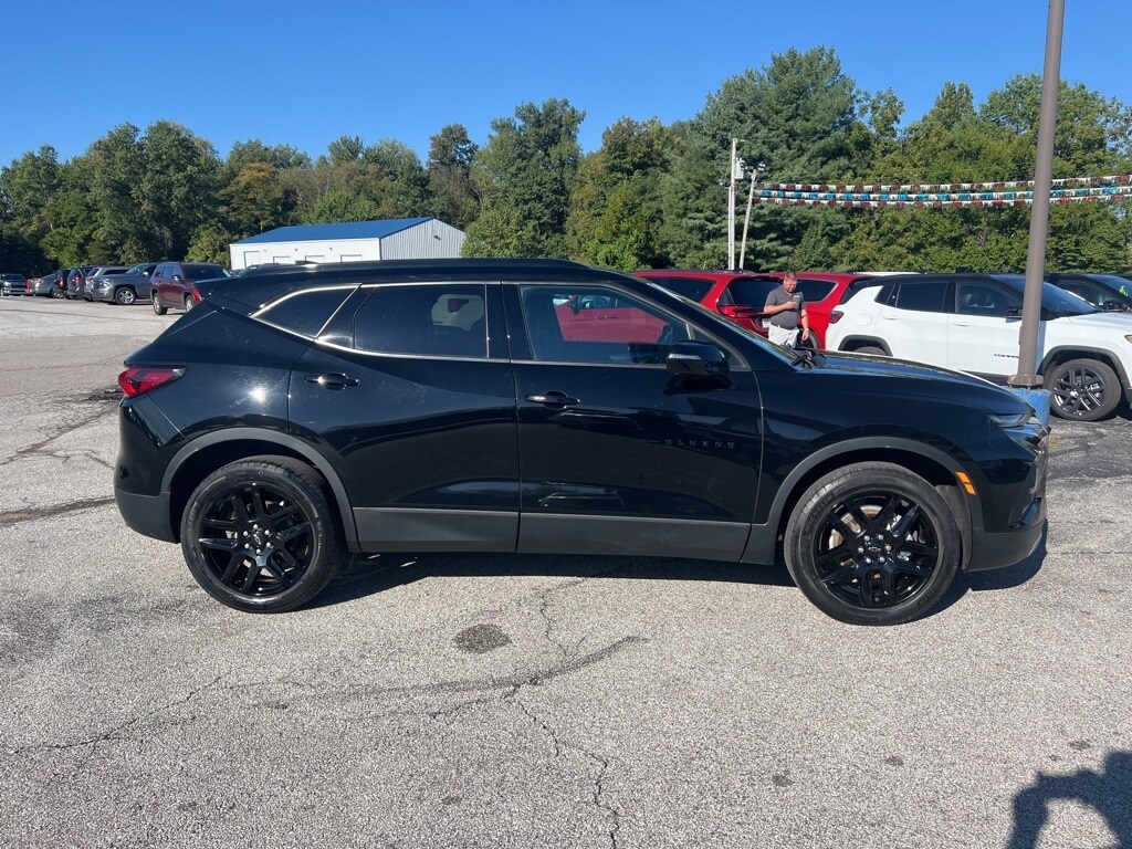 2022 Chevrolet Blazer 2LT photo 2