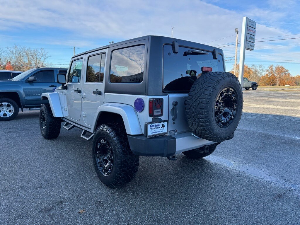 2012 Jeep Wrangler Unlimited Sahara photo 3