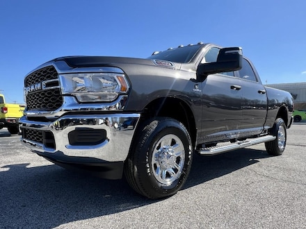 2024 Ram 2500 TRADESMAN CREW CAB 4X4 6'4 BOX Pickup
