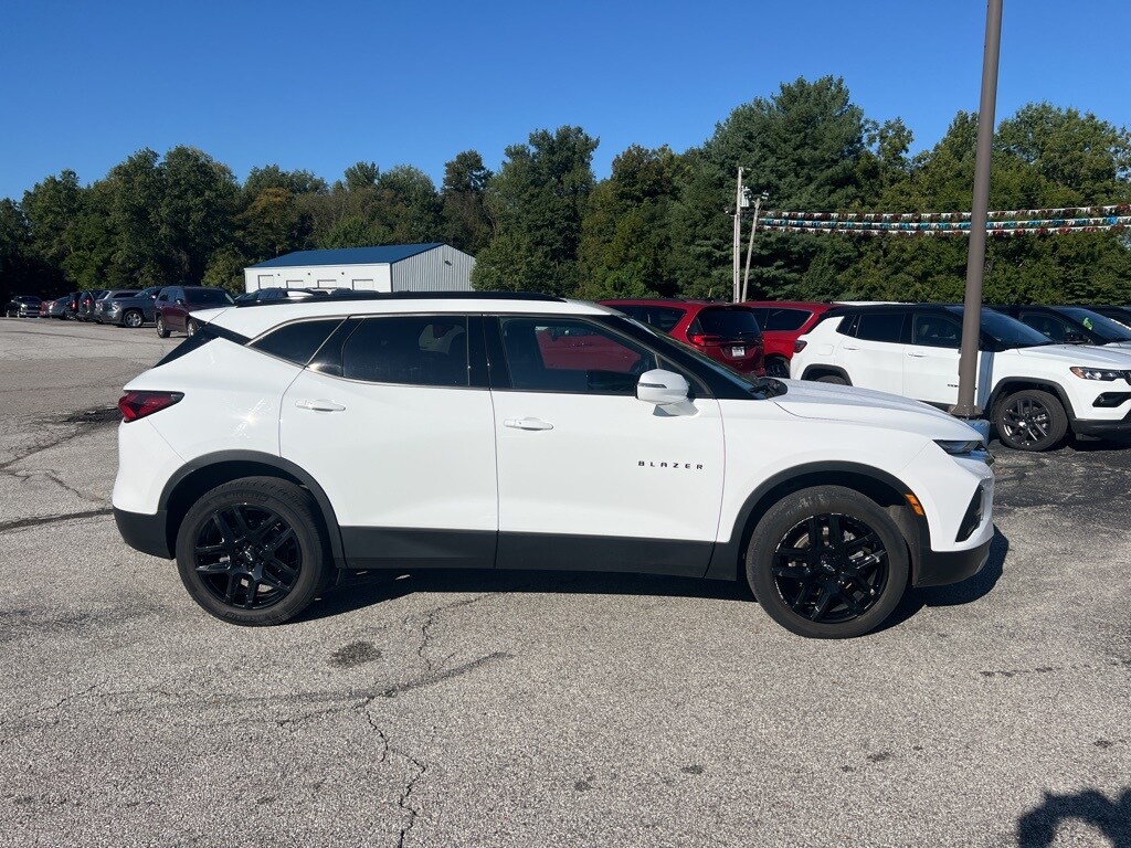 2022 Chevrolet Blazer 2LT photo 2