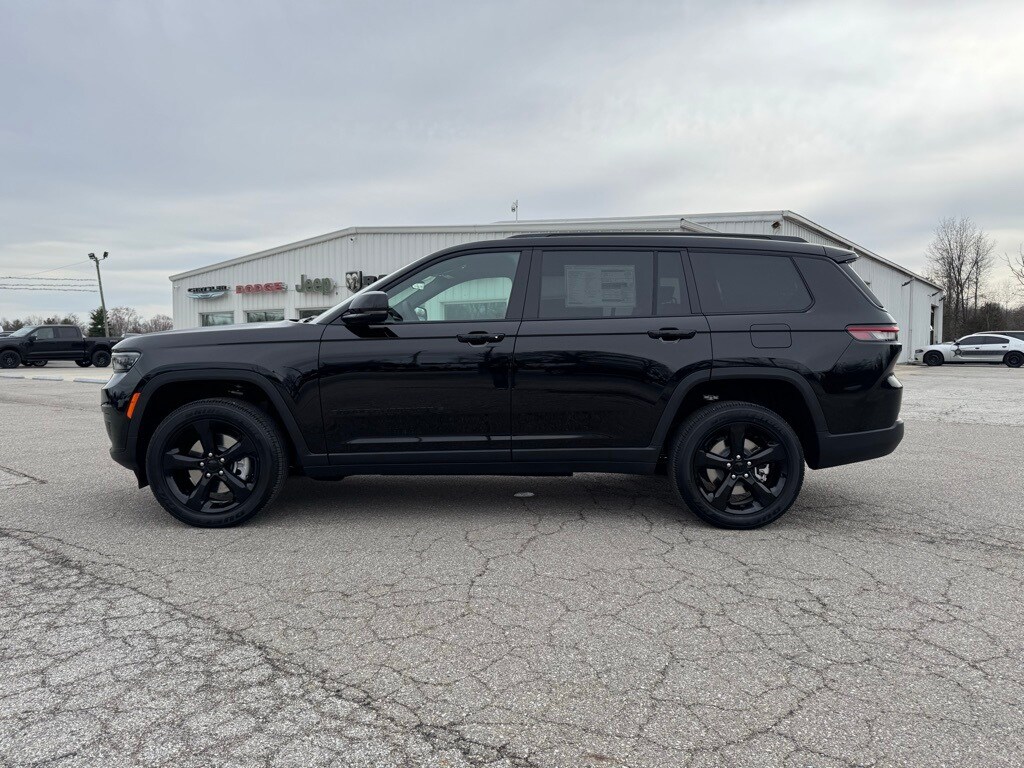 2025 Jeep Grand Cherokee Altitude photo 2
