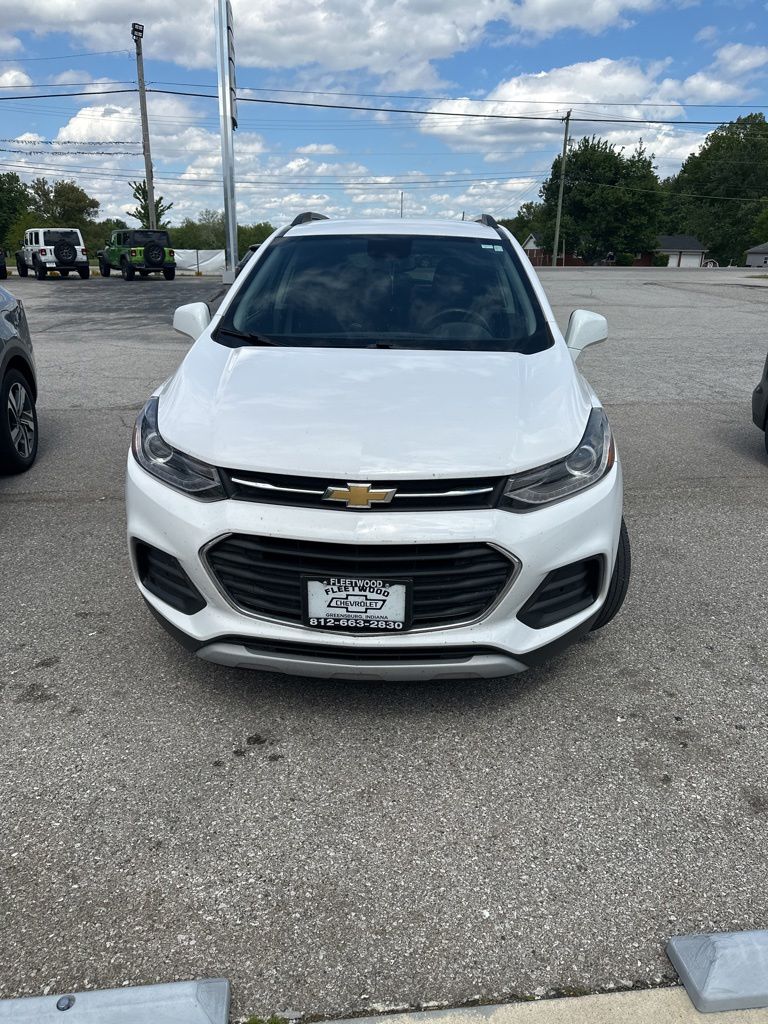 Used 2020 Chevrolet Trax LT with VIN 3GNCJPSB4LL261454 for sale in North Vernon, IN