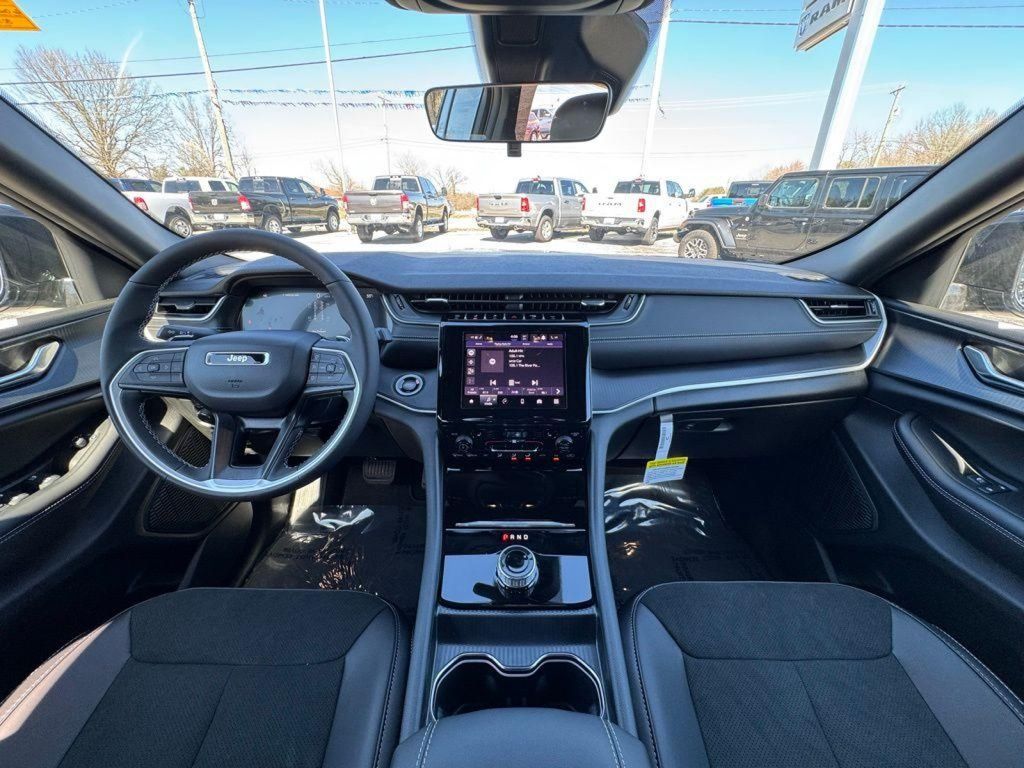 2025 Jeep Grand Cherokee Altitude - Photo 16