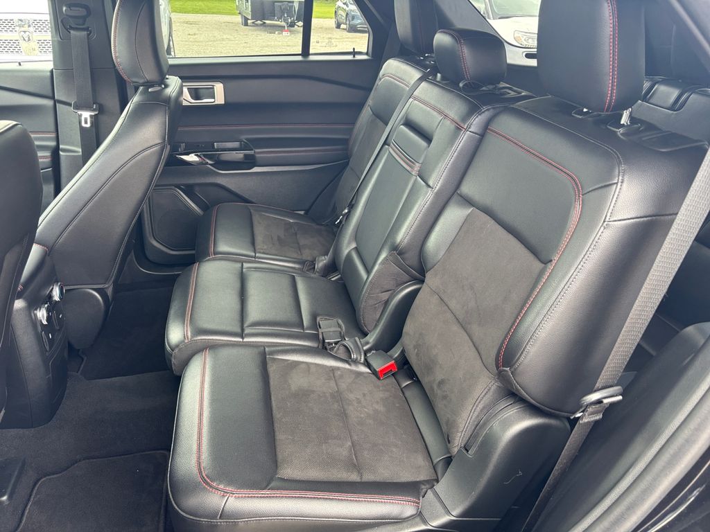 2023 Ford Explorer ST-LINE - Photo 22