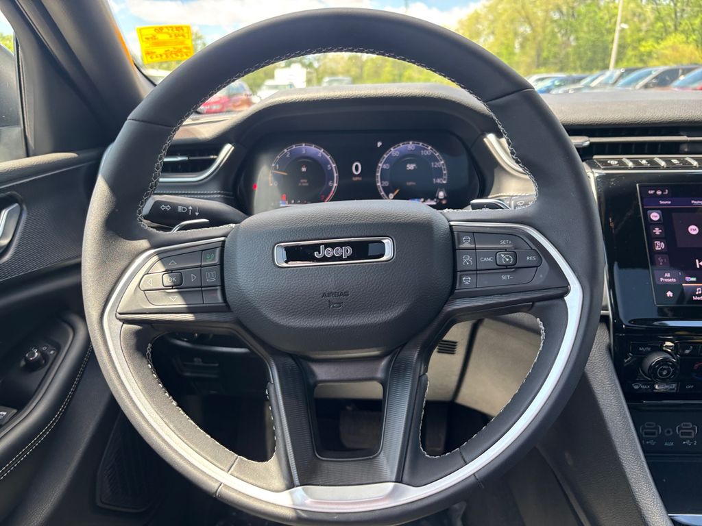 2025 Jeep Grand Cherokee Laredo - Photo 30