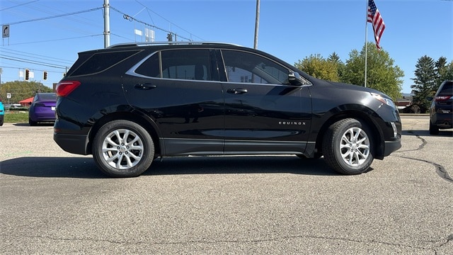 Used 2018 Chevrolet Equinox LT with VIN 2GNAXJEV0J6147977 for sale in New Castle, IN