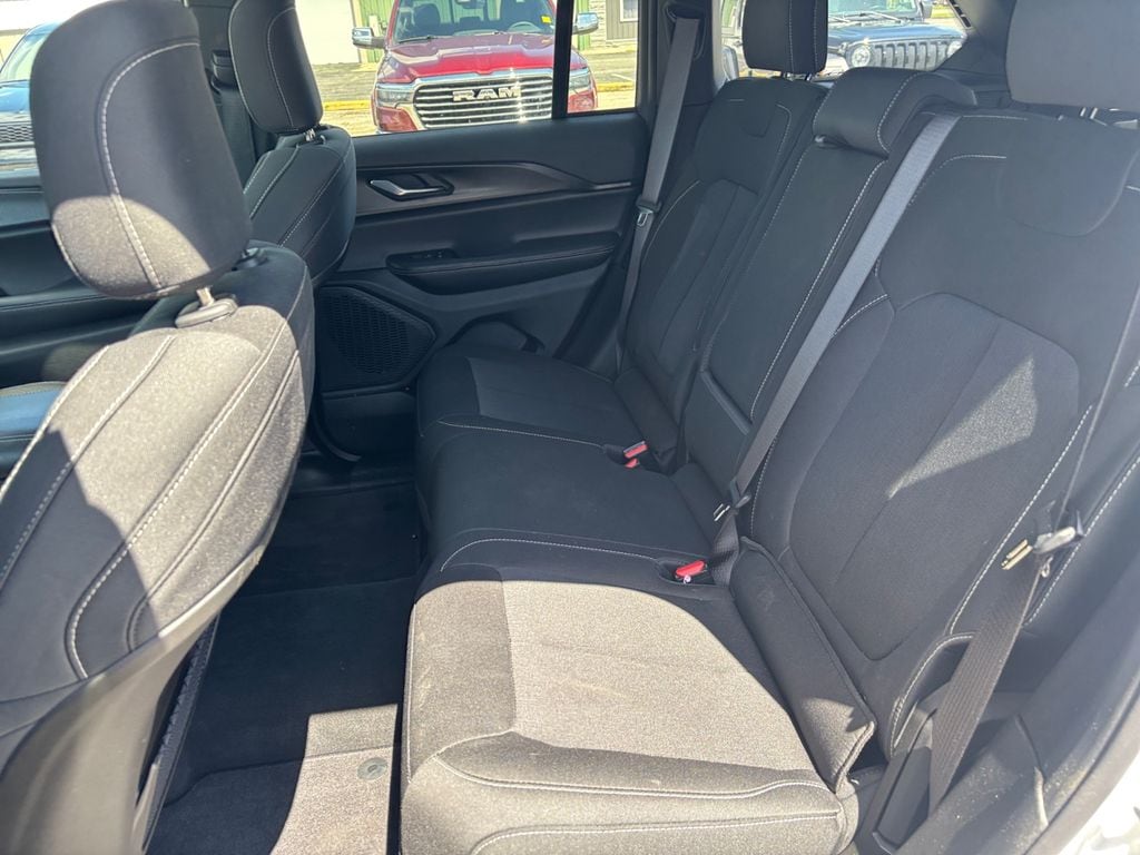 2025 Jeep Grand Cherokee Laredo - Photo 22