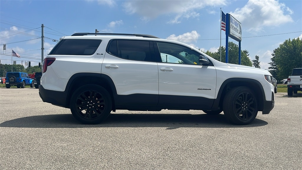 Used 2022 GMC Acadia SLE with VIN 1GKKNRL4XNZ147866 for sale in New Castle, IN