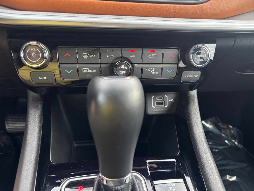 Photo 33