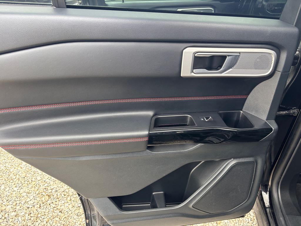 2023 Ford Explorer ST-LINE - Photo 23