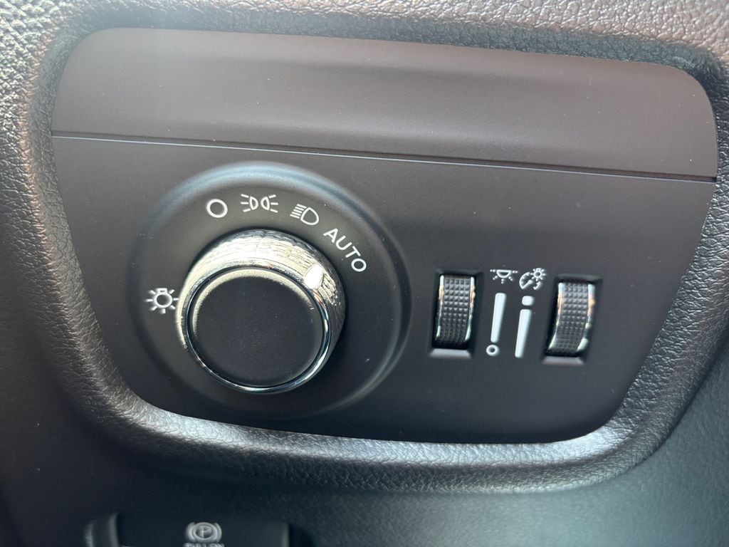 2025 Jeep Grand Cherokee Laredo - Photo 19
