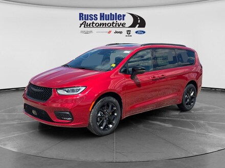 2026 Chrysler Pacifica LIMITED AWD Passenger Van