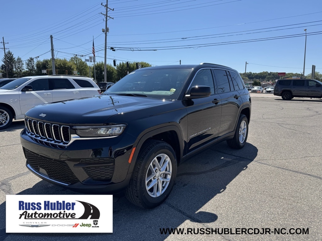 2025 Jeep Grand Cherokee Laredo's photo