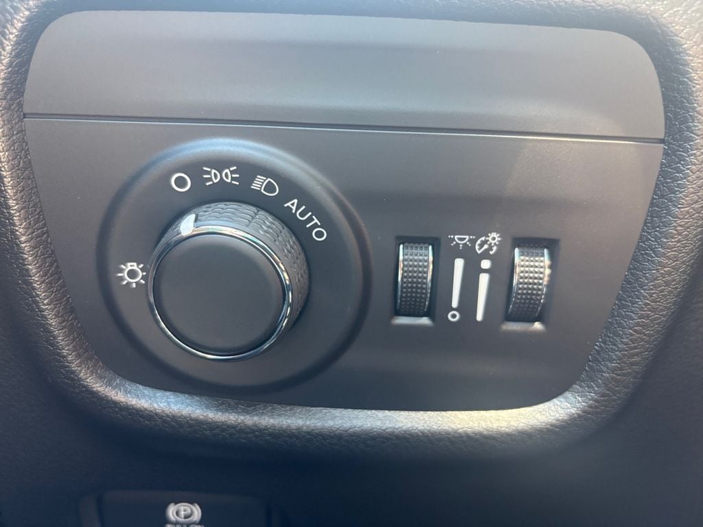 2025 Jeep Grand Cherokee Laredo - Photo 21
