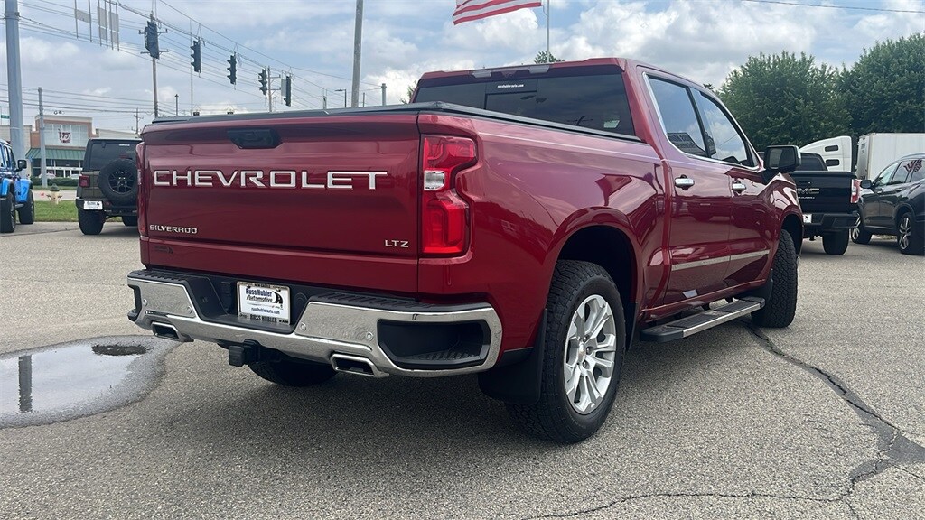 2024 Chevrolet Silverado 1500 LTZ photo 3