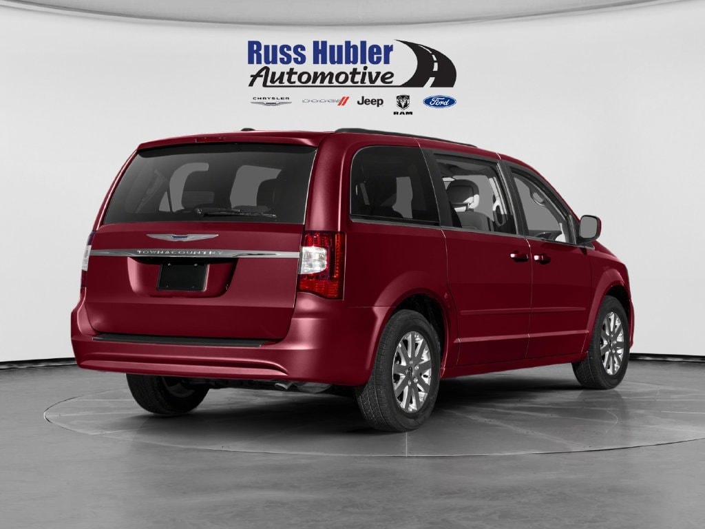 Used 2016 Chrysler Town & Country Touring with VIN 2C4RC1BG5GR166545 for sale in New Castle, IN