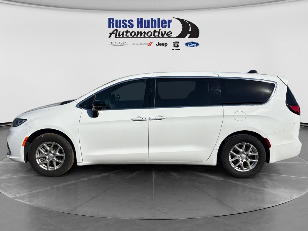 Used 2025 Chrysler Pacifica Select Van Passenger Van