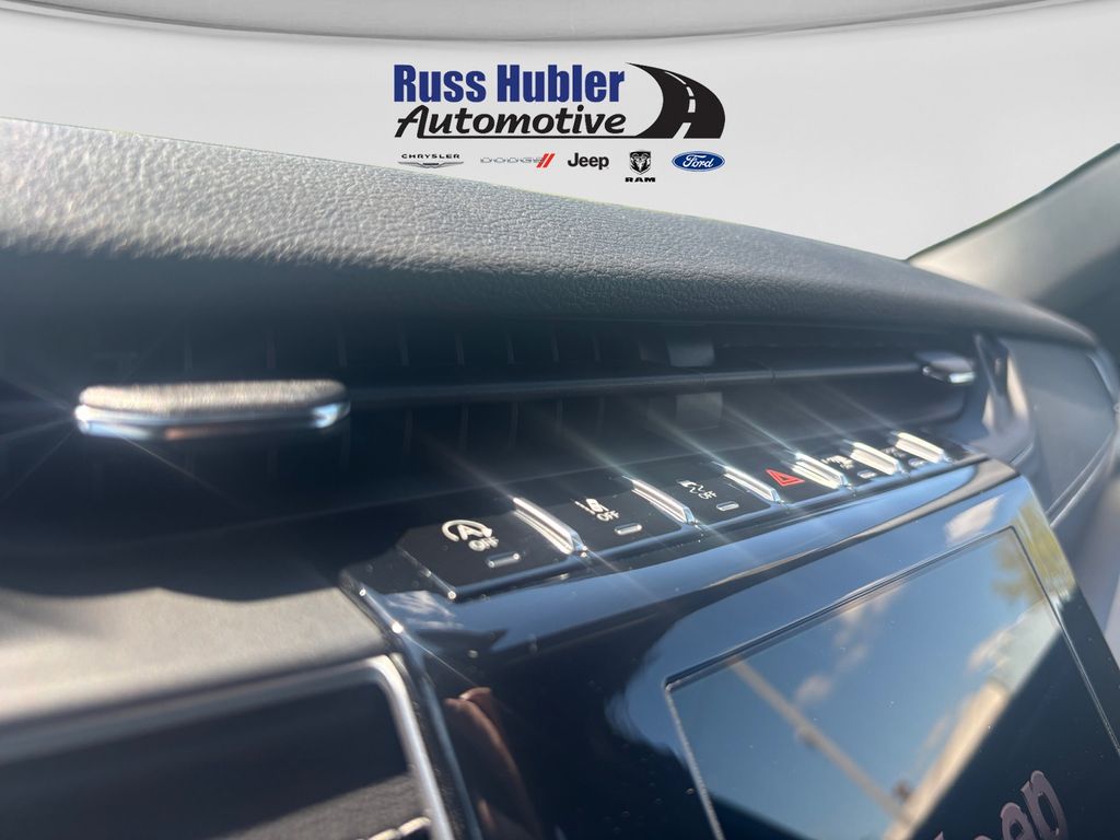 2025 Jeep Grand Cherokee Laredo - Photo 16