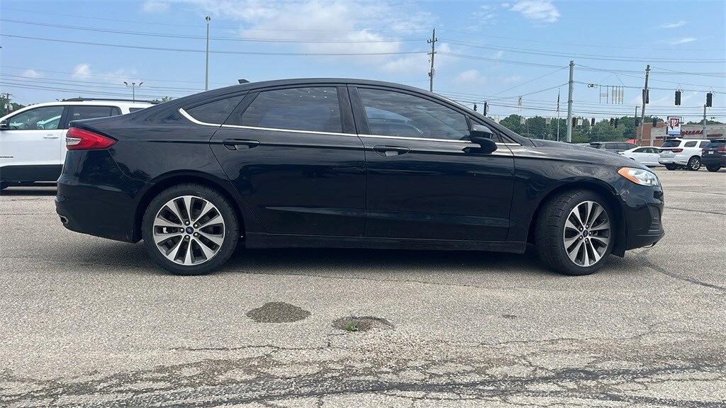 Used 2019 Ford Fusion SE with VIN 3FA6P0T92KR260201 for sale in New Castle, IN