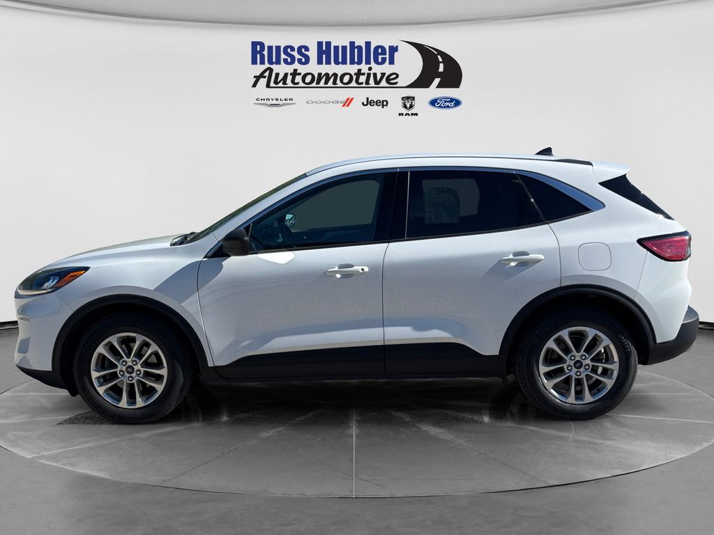 Used 2022 Ford Escape SE with VIN 1FMCU0G6XNUB22436 for sale in New Castle, IN