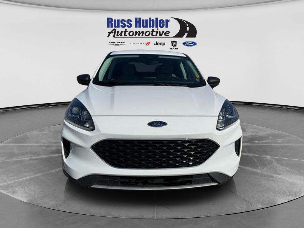 Used 2022 Ford Escape SE with VIN 1FMCU0G6XNUB22436 for sale in New Castle, IN