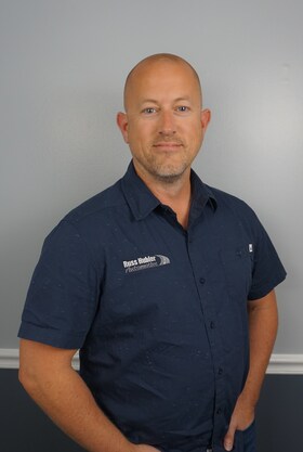 Staff member Joe Smith from ID_6dd7e0