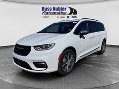 2026 Chrysler Pacifica PINNACLE AWD Passenger Van