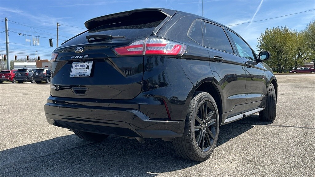 2022 Ford Edge ST photo 3