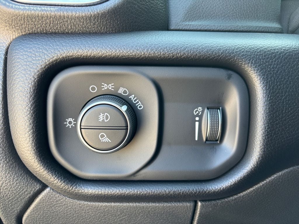 2025 RAM 2500 Big Horn - Photo 18