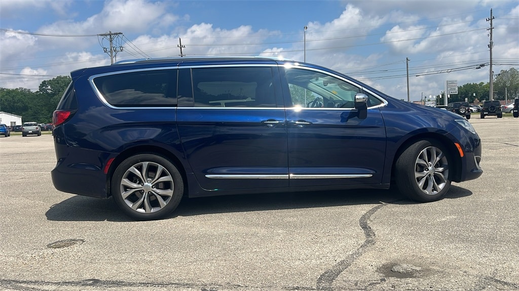 Used 2019 Chrysler Pacifica Limited with VIN 2C4RC1GG0KR603840 for sale in New Castle, IN