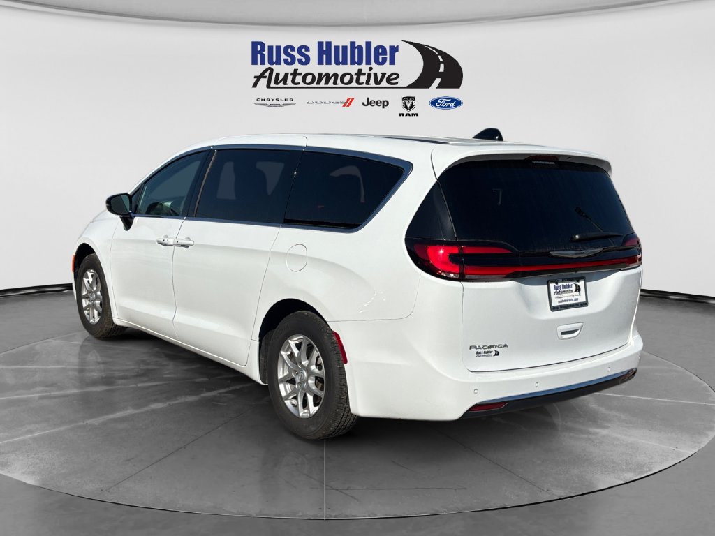 Used 2025 Chrysler Pacifica Select Van Passenger Van