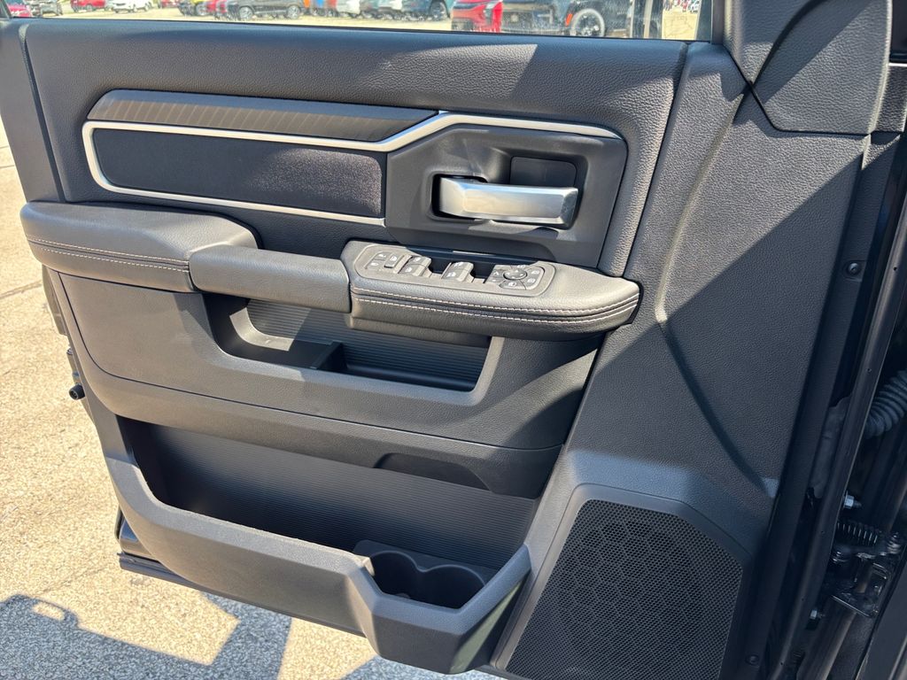 2025 RAM 2500 Big Horn - Photo 14
