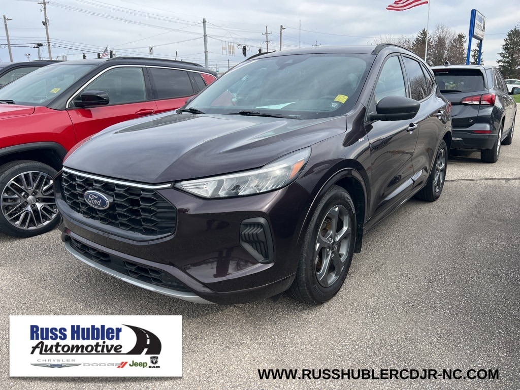 2023 Ford Escape ST-Line's photo