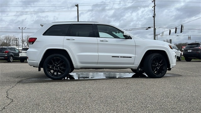 Used 2020 Jeep Grand Cherokee Altitude with VIN 1C4RJFAGXLC422802 for sale in New Castle, IN