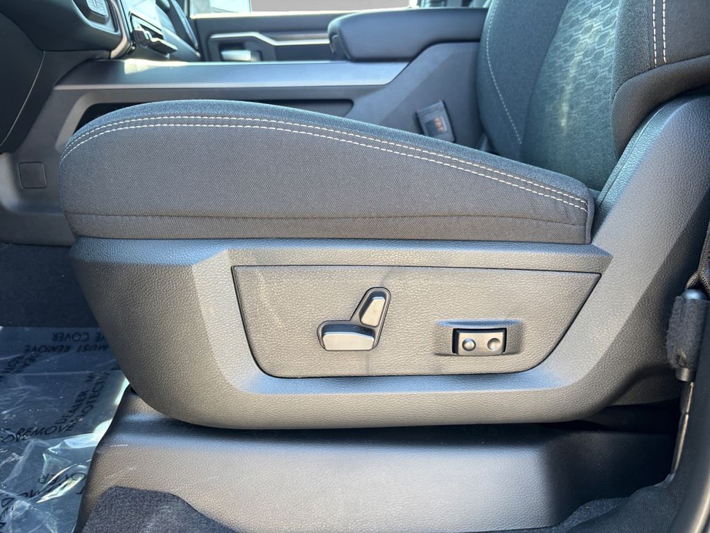 2025 RAM 2500 Big Horn - Photo 11