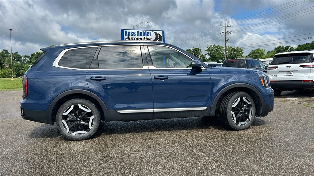 2023 Kia Telluride EX photo 2