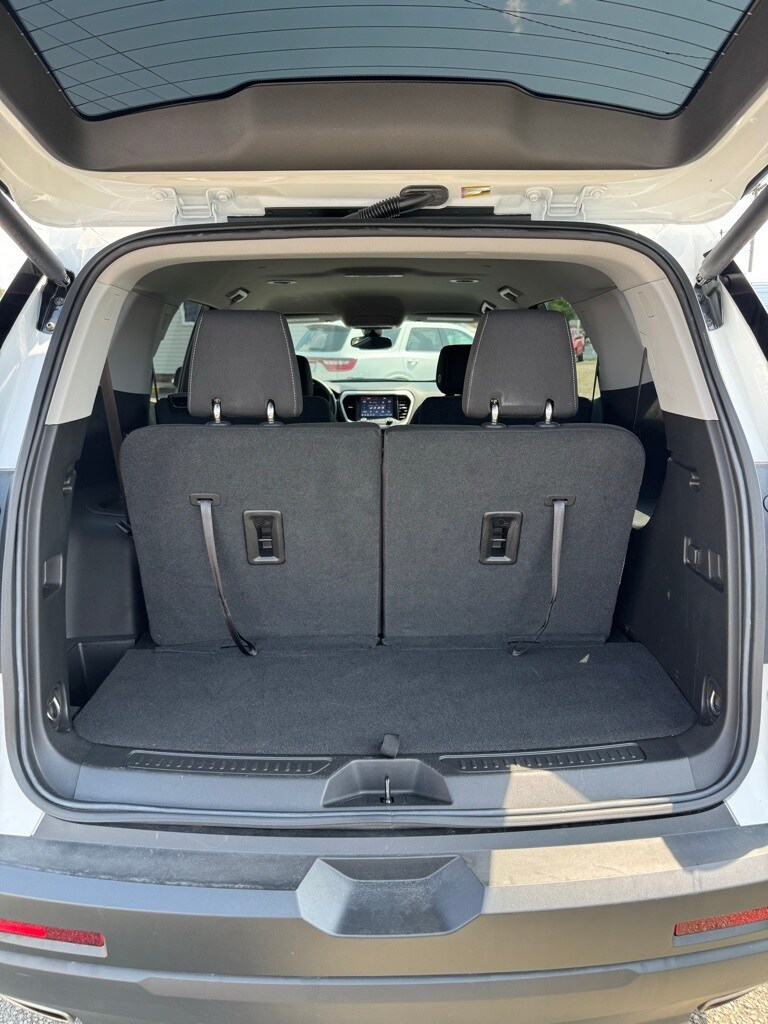 2023 Gmc Acadia SLE photo 3