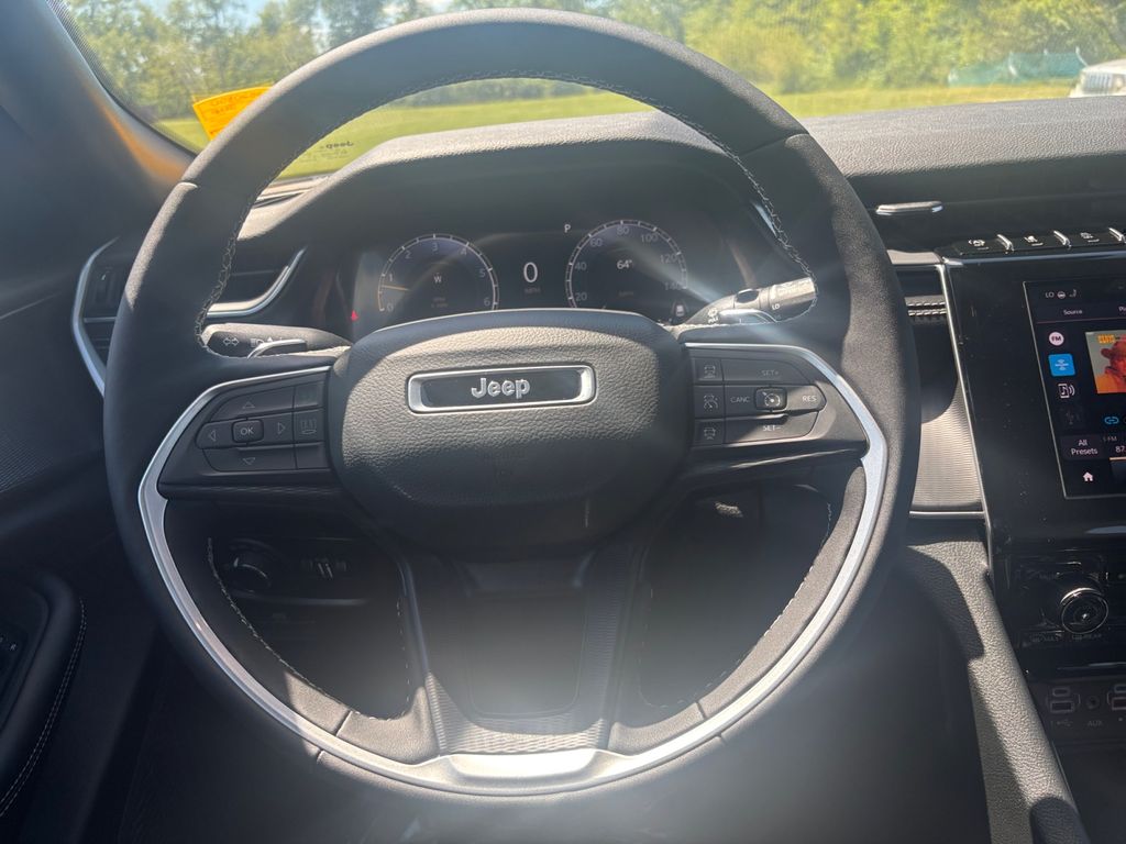 2025 Jeep Grand Cherokee Laredo - Photo 32