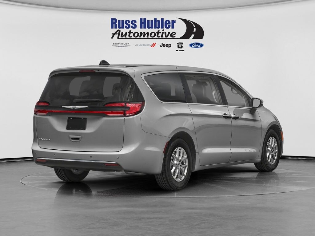 Used 2023 Chrysler Pacifica Touring L Van Passenger Van