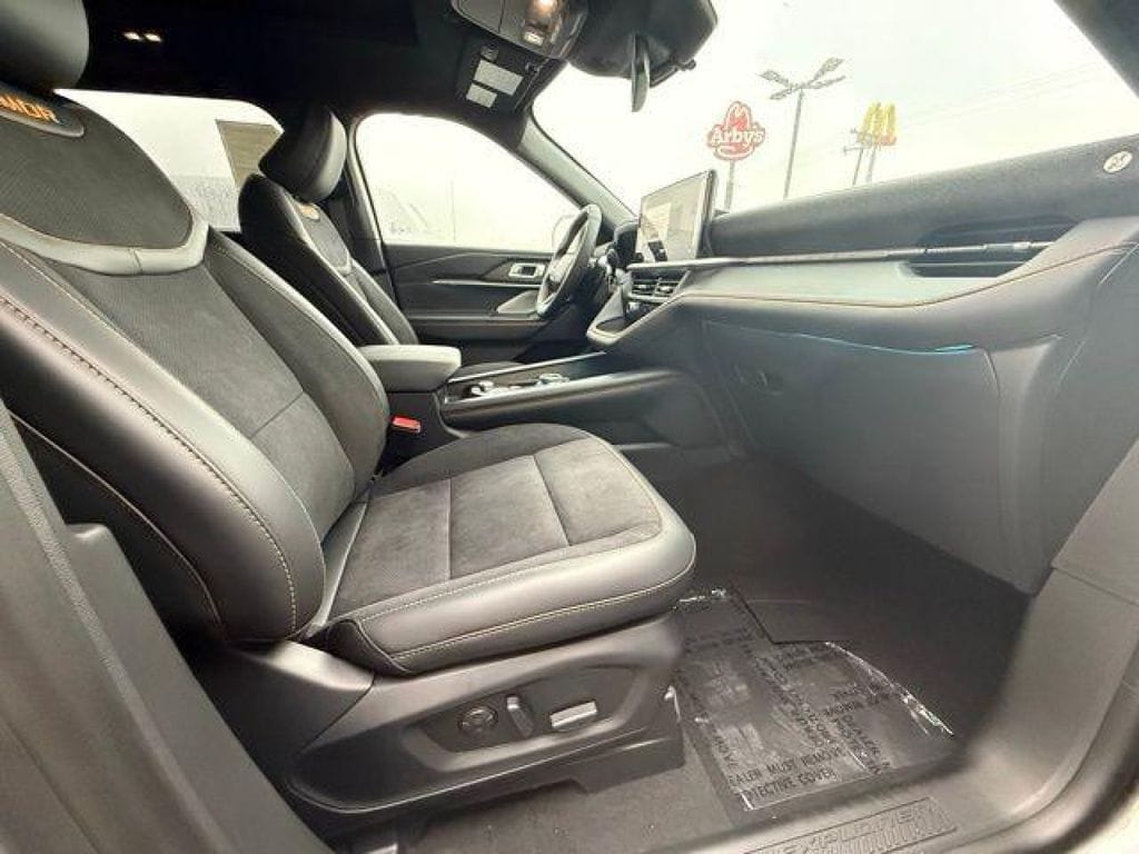 2026 Ford Explorer Tremor - Photo 32