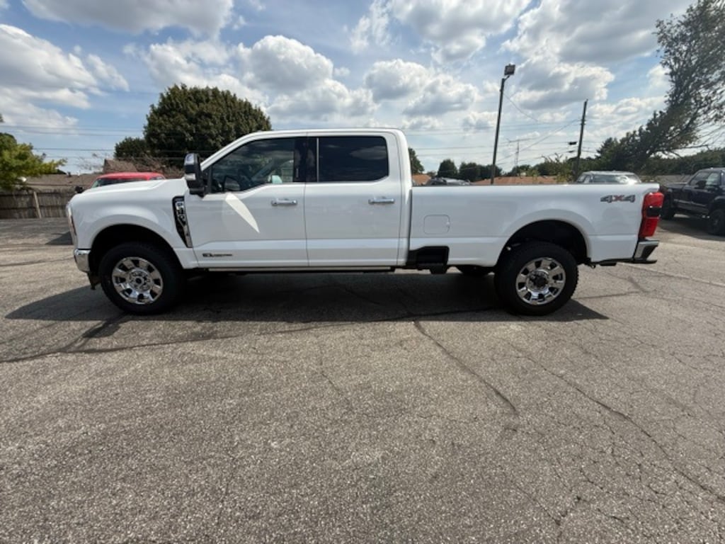 New 2026 Ford F-350 Lariat Truck