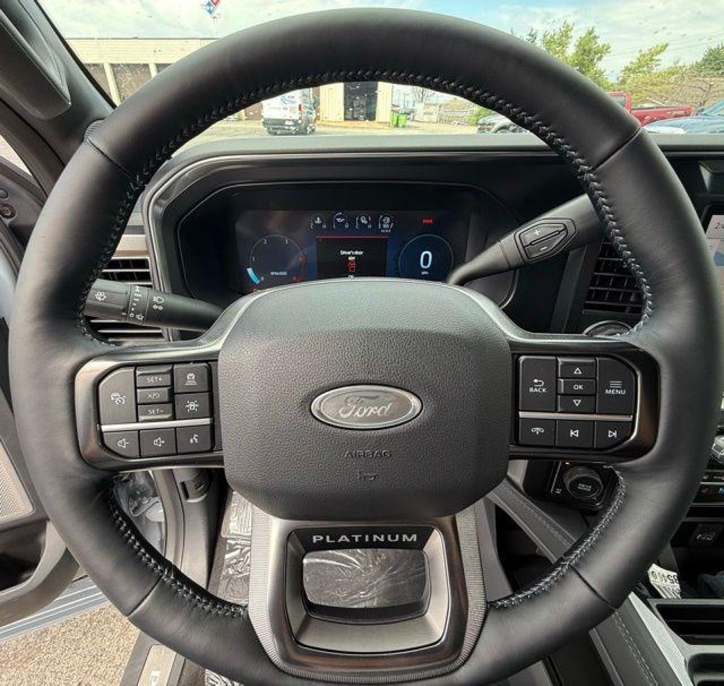 2026 Ford F-350 Super Duty Platinum - Photo 18