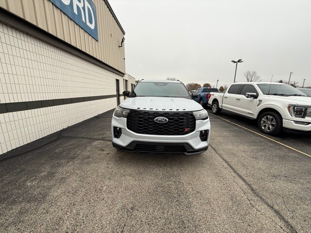2026 Ford Explorer ST photo 2