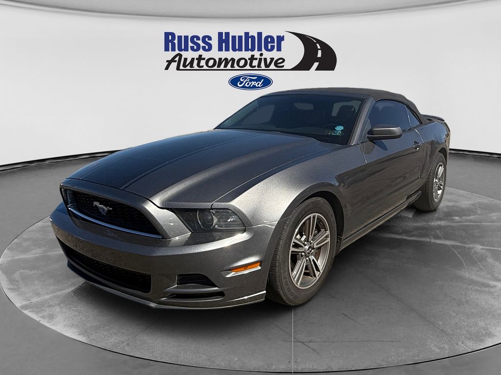 2013 Ford Mustang V6 Premium's photo