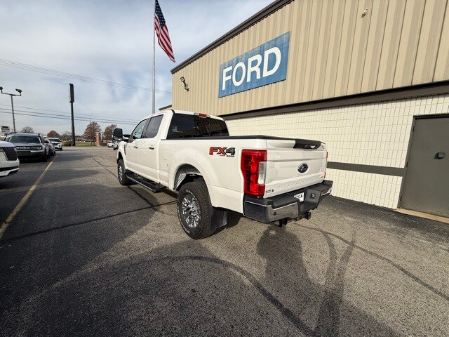 2017 Ford F-250 Lariat photo 2
