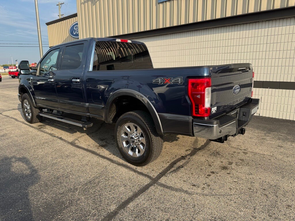 2017 Ford F-250 Lariat photo 2