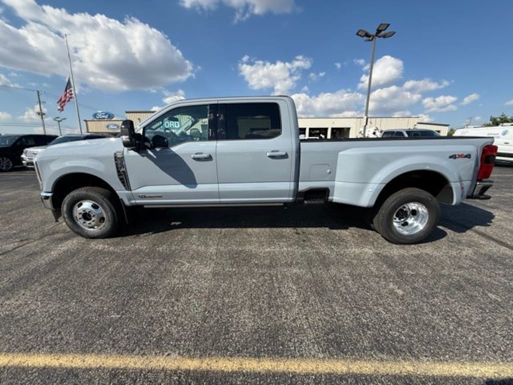 New 2026 Ford F-350 Lariat Truck