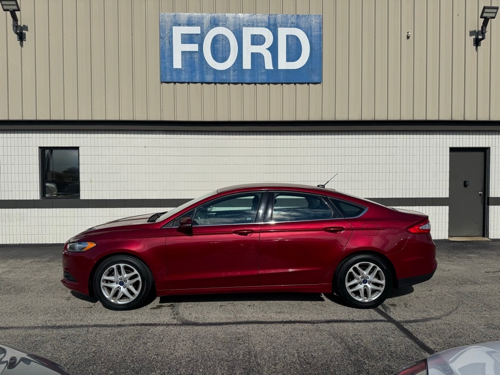 Used 2014 Ford Fusion SE with VIN 3FA6P0H72ER383847 for sale in Greensburg, IN